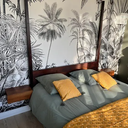 1920 Renovee Villa *